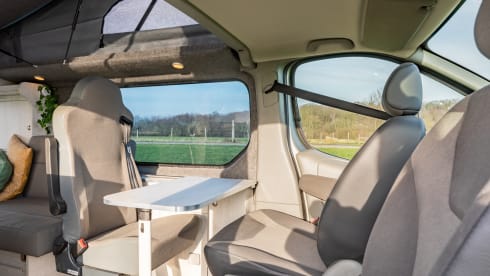 Roza – 4p Renault Camperbus from 2011 - suitable for almost any adventure!