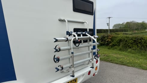 Large 6 berth modern motorhome