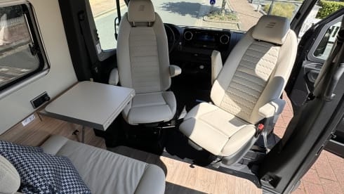 Hogan – 4p Mercedes Hymer 4x4 - 2023