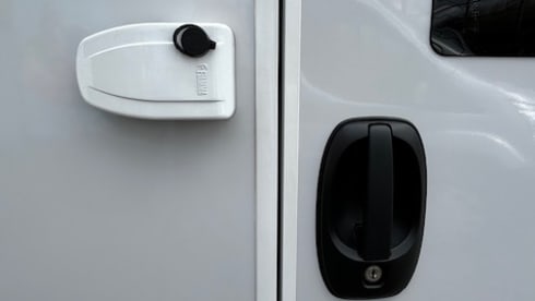 RT 267 – 4p Roller Team semi-integrated uit 2022