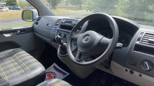 4 berth Volkswagen bus from 2012