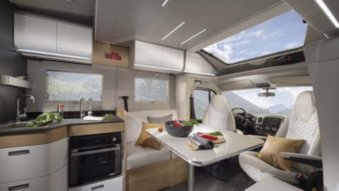 Glamping! – 5p Adria Mobil semi-integrated uit 2021