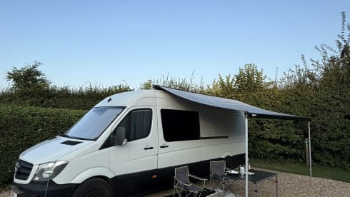 Erl – Erl – Your Cosy, Adventure-Ready 4 Berth Camper