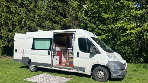 Frida – 2p Peugeot bus from 2012