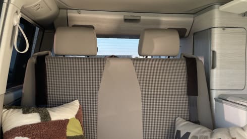 Candy White Supertramp – VW California Coast 4 pers. Vending machine.