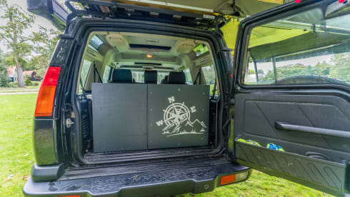 Charles  – Land Rover Disco II met rooftop tent