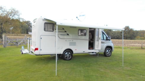 Beemster 7 – Hymer, 2 person camper, automatic with many options