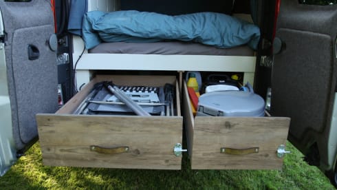 InneGer – Compact, practical and cozy 2 person camper (bus) (extra long).