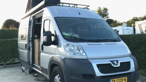 le Bus – 4p Peugeot integrated from 2012