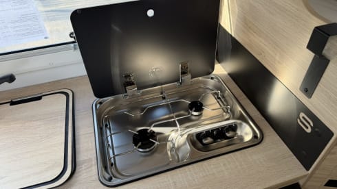 WillyBro – Cavernous motorhome for couples. Luxury living for adventure's 