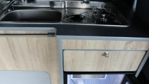 VW T5, luxury Two-Tone from 2015, new installation, automatic, many extras