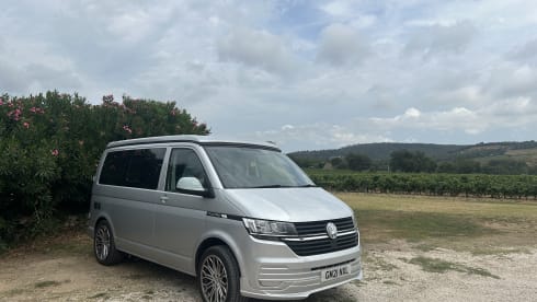 Dolly – 4 berth Volkswagen campervan from 2021