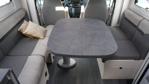 ENZO – Nice Challenger for 4 people
