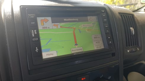 Zeer LUXE 6 pers. Camper met Airco en XL Garage BJ 2013