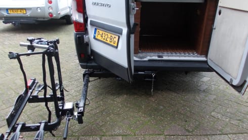 2p Adria twin 540 SPT e bike carrier