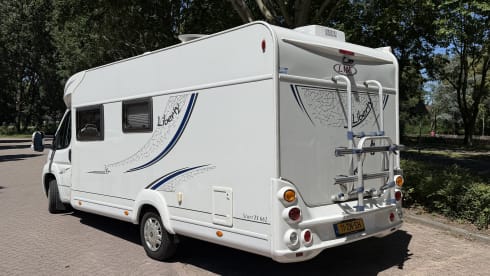 LMC Liberty Ti 662 - 4 Persons - 2x Air Conditioning - Semi-integrated