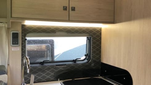 F74 2022 – 4 berth Autotrail semi-integrated from 2022