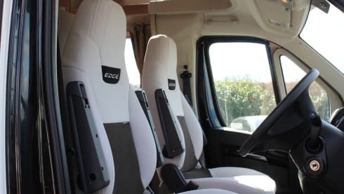 Little John – Our Luxury 2021 6 berth, Fixed Bed