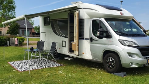 Very luxurious Bürstner Lyseo Harmony Line