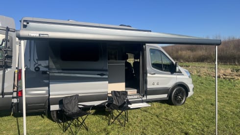 Luxury 6p Mercedes-Benz camper