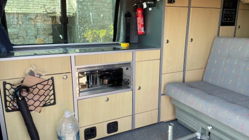 Magic – 4 berth Volkswagen T5 LWB Campervan