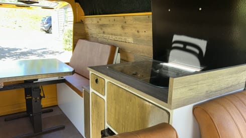 Tenacious twinkie – 3p Renault Estafette campervan from 1973 🚍⛰️🗺️