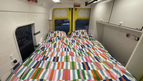 Camperlance – Cozy two-person self-built camper (old ambulance)