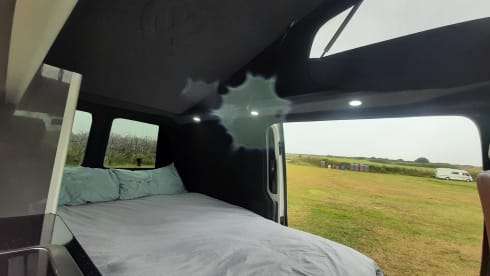 Florence (Flo for short) – Gorgeous 4 berth Volkswagen T5 Campervan 