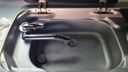 Guinevere – T5.1 Brand new  conversion - 4 berth Volkswagen bus from 2011