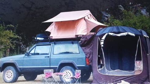 Fulvio Cherokee XJ – Roof tent 2 posti + 3 su Jeep Cherokee XJ 4x4