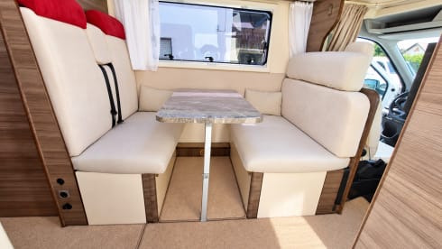 DISCOVER EUROPE IN COMFORT – VOLLAUSSTATTUNG | UNBEGRENZTE KILOMETERZAHL | 6 SCHLAFZIMMER | RIMOR SEAL 5 GOLD