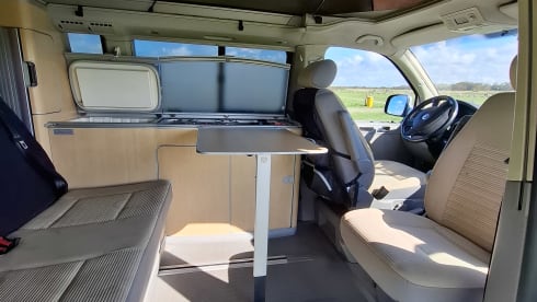 Lizzy – 4p Volkswagen bus from 2007