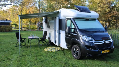 - – Adria Sun Living (2022): Ruime, luxe, 5-persoons camper