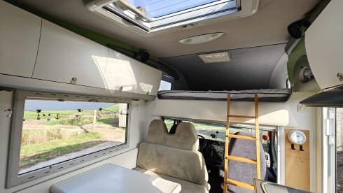 Gezellige 4-persoons alkoofcamper – ideaal voor stel of klein gezin