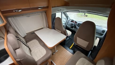 Length beds! Adria Coral S670SL new condition