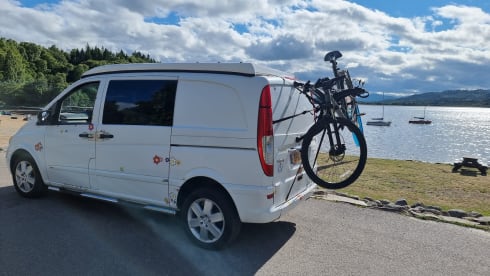 FreeDom – 2 berth Mercedes-Benz campervan