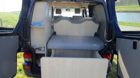 Super nice VW T4 2.5 TDI for a wonderful camper holiday.