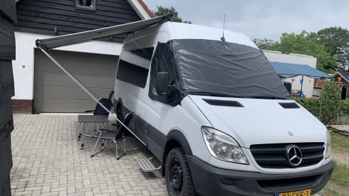 2p Mercedes-Benz bus from 2008