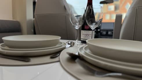 60 Years Edition – 3p Adria Mobil semi-integrated uit 2026