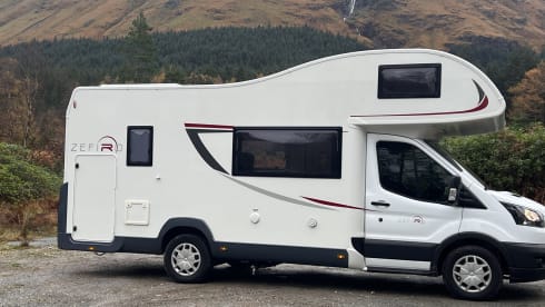 Rascals – 6 berth sun living by adria