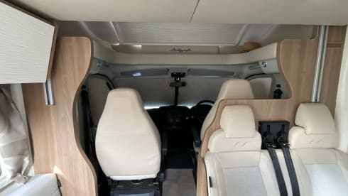 Bailey – Bailey semi-integrato a 6 posti letto, costruito nel 2019.