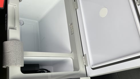 Yellowtrack  – Powerful Mercedes campervan – freedom, comfort and adventure for two!