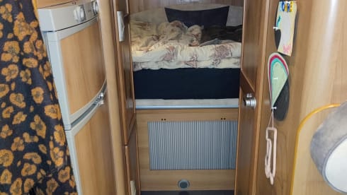 Zin in een tripje met een hele leuke familie camper? Lees snel verder ----> – Neat Mobilvetta alcove from 2007