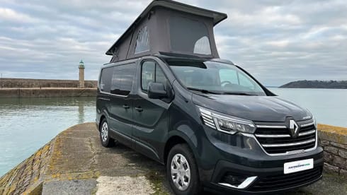 Aloha – Fully equipped 4-person campervan 