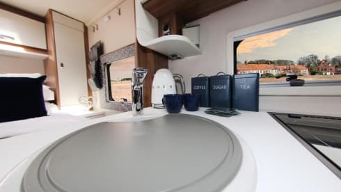 THE SAVOY – Swift Escape 694 Luxury Island Bed Motorhome Pets 5G WIFI Smart TV