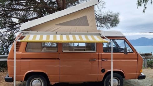 Yesweekend – Van by Domenico