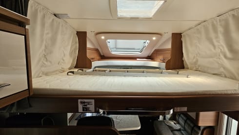 Bertha – Very Luxury, 2 or 4 person LMC semi-integral camper (automatic)