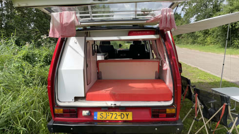 Lana – 2p Volkswagen campervan from 1981