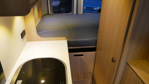 Pössl Roadcar R540, 5.40 meter bus camper, 2 sleeping - 4 seats.