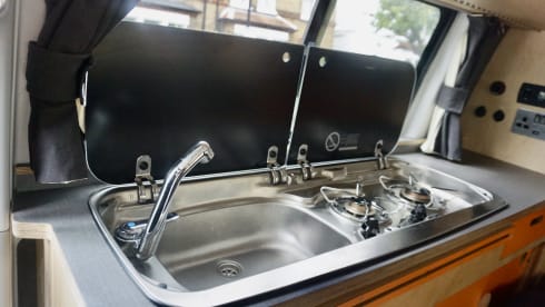 Monty – Perfect camper for get-aways great & small (4-berth VW, 2019) 